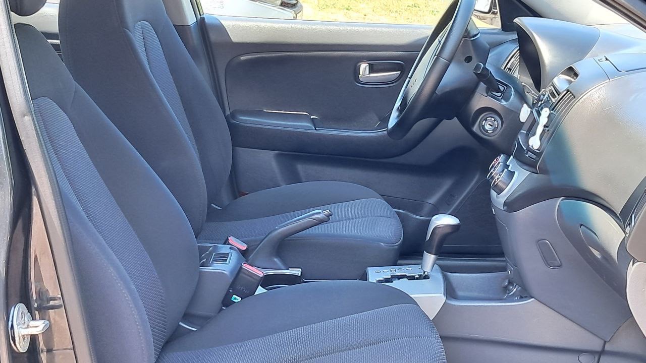 Hyundai Elantra - фото 8