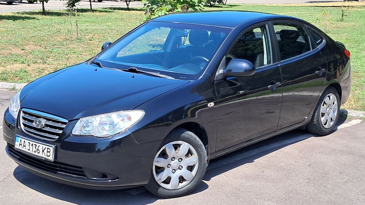 Hyundai Elantra - фото 3