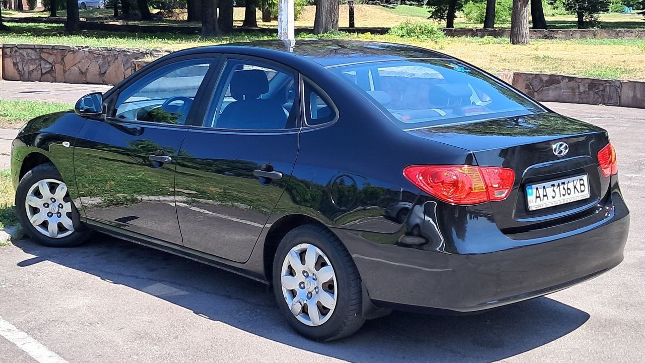 Hyundai Elantra - фото 4