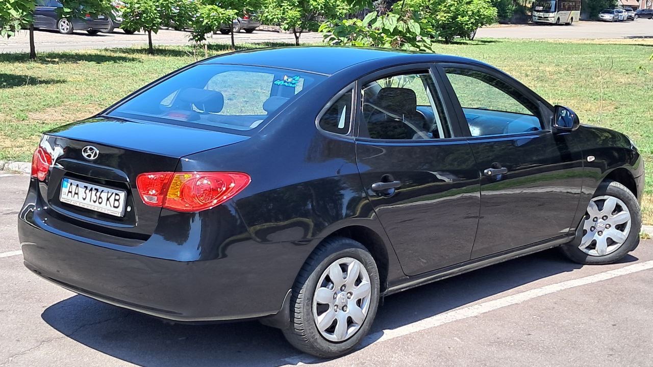 Hyundai Elantra - фото 23
