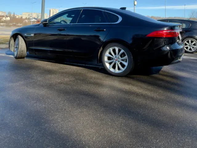 Jaguar XF - фото 4