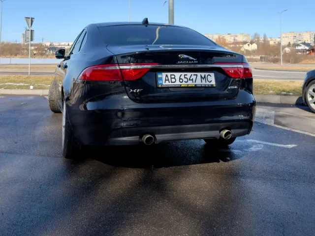 Jaguar XF - фото 5