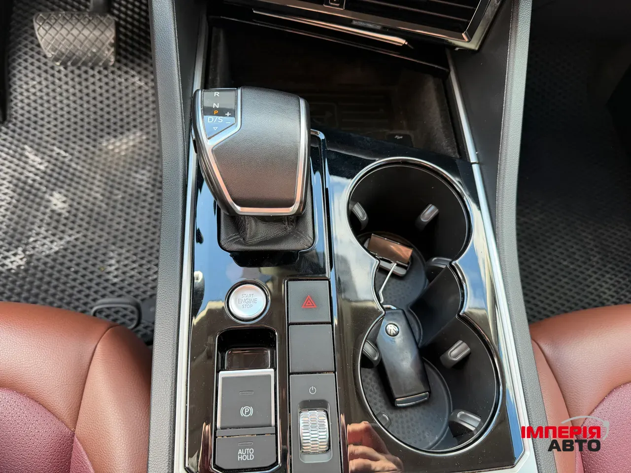 Volkswagen Touareg - фото 15