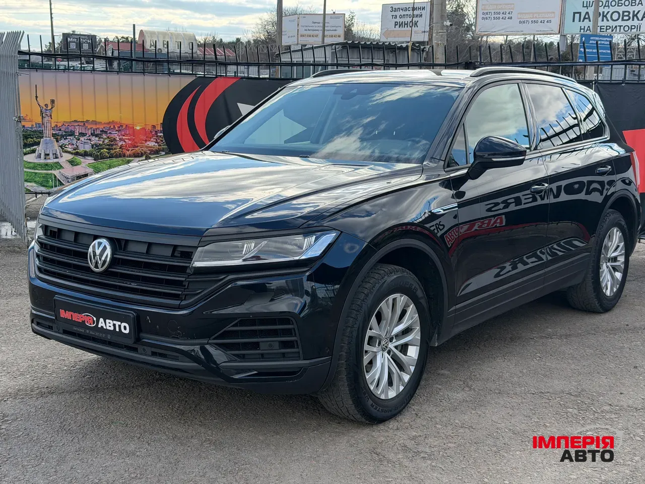 Volkswagen Touareg - фото 2