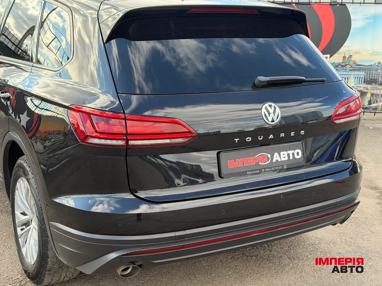 Volkswagen Touareg - фото 8