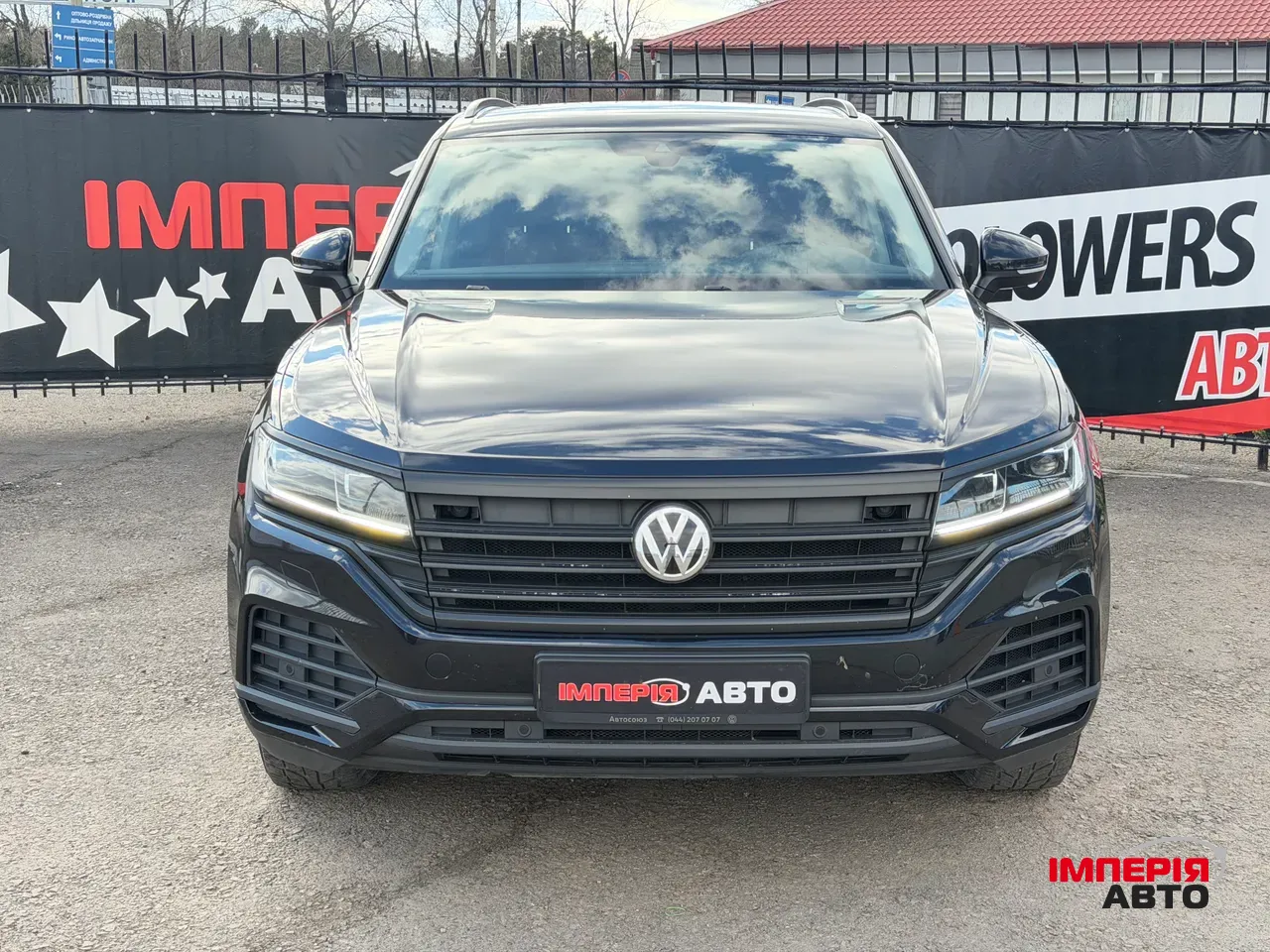 Volkswagen Touareg - фото 3