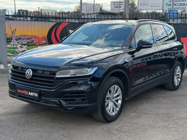 Volkswagen Touareg - фото 2