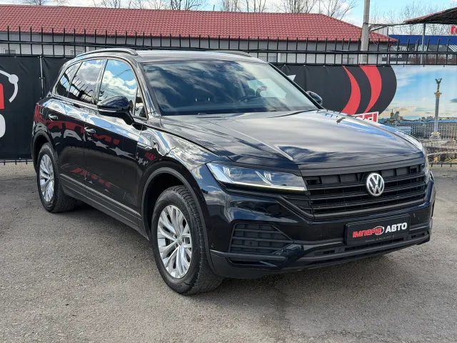 Volkswagen Touareg - фото 1