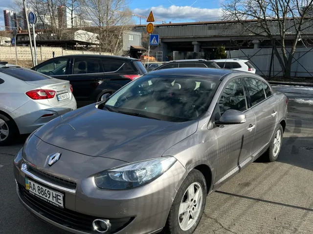 Renault Fluence - фото 4