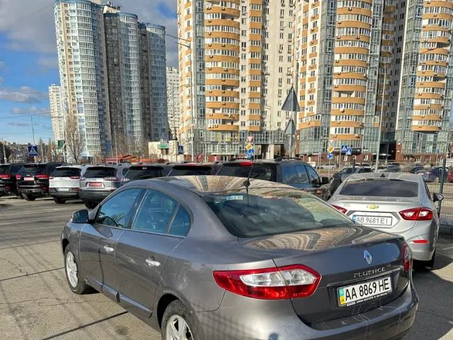 Renault Fluence - фото 3