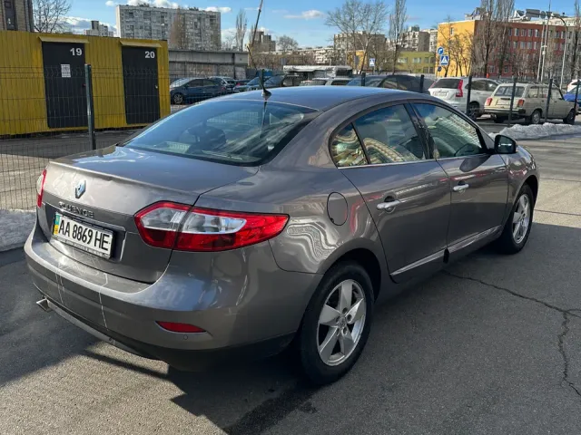 Renault Fluence - фото 2