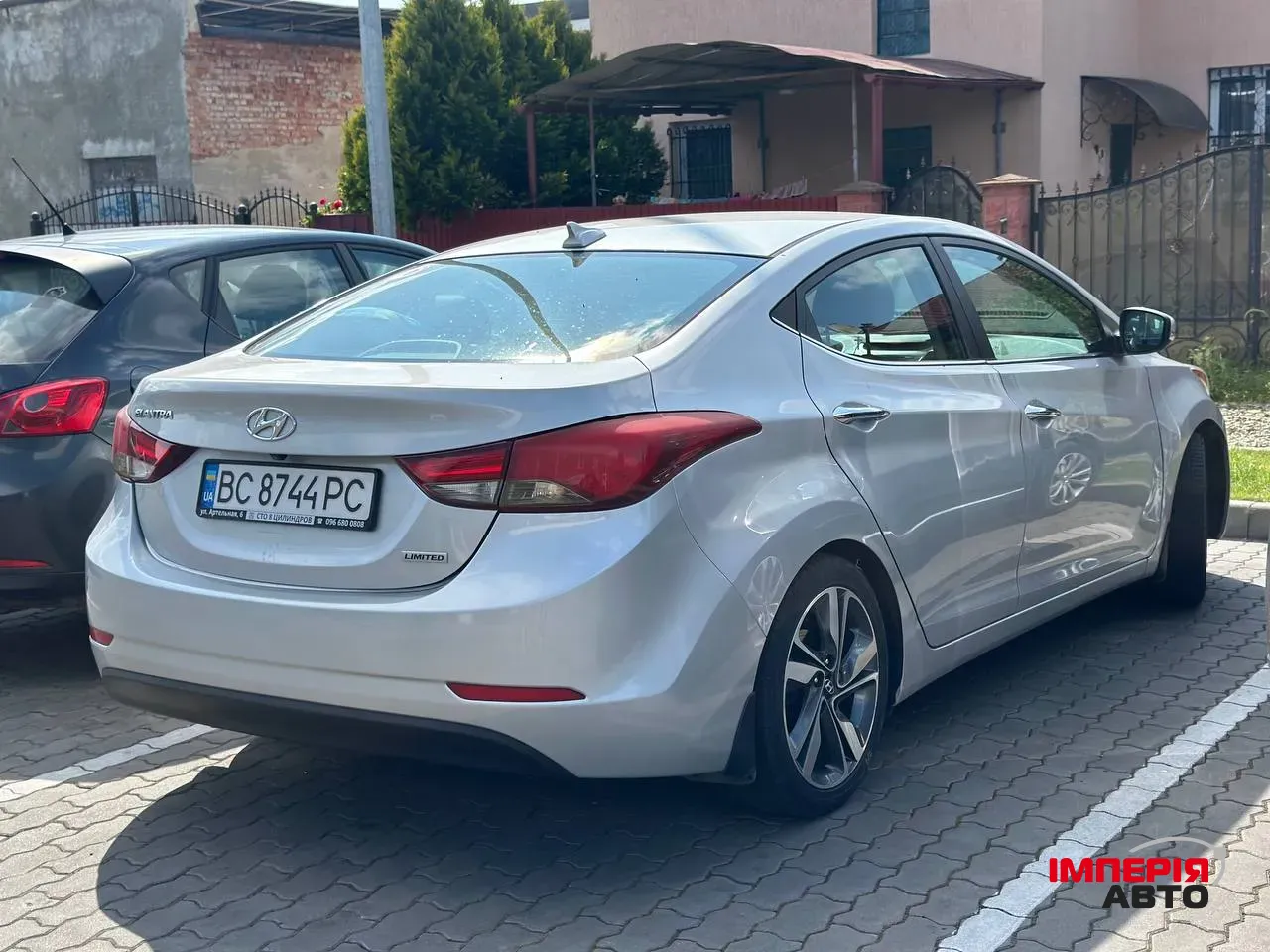 Hyundai Elantra - фото 2