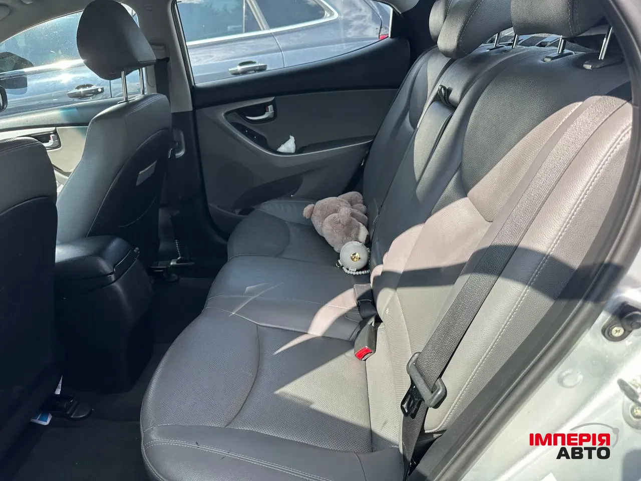 Hyundai Elantra - фото 12