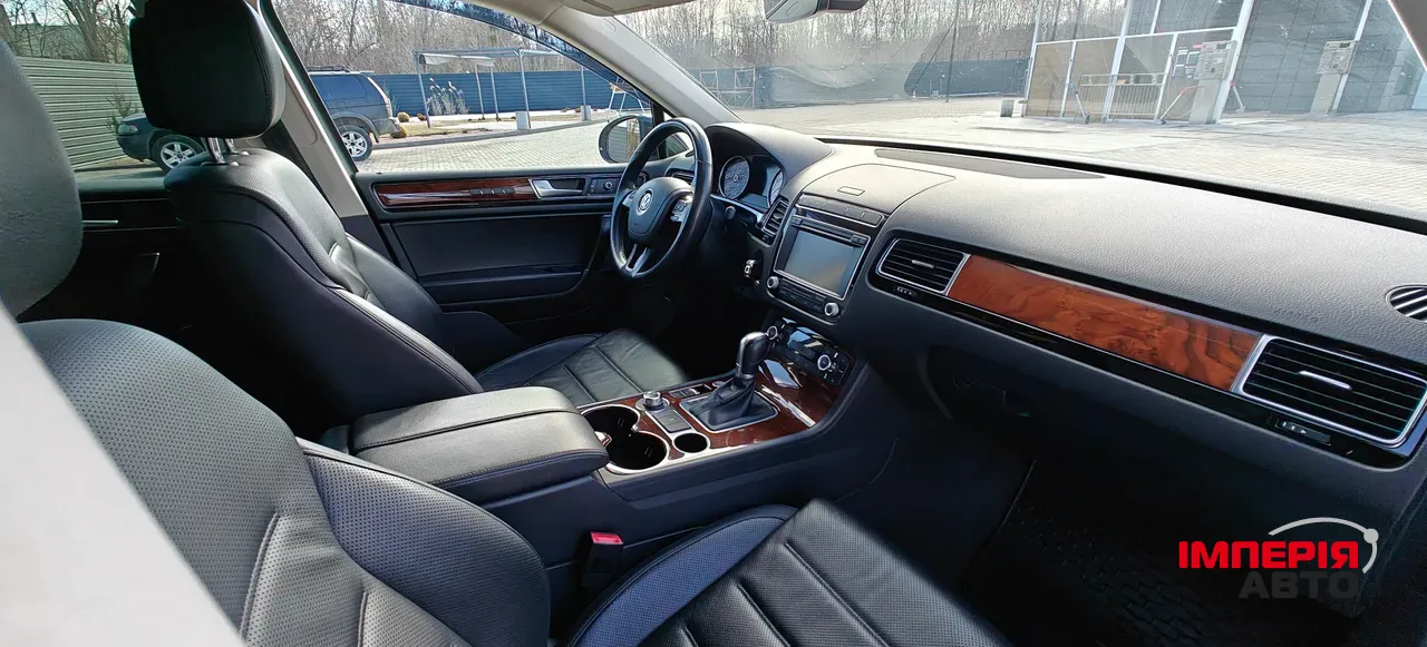 Volkswagen Touareg - фото 10
