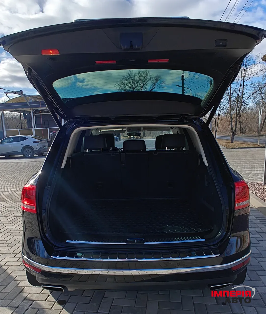 Volkswagen Touareg - фото 7