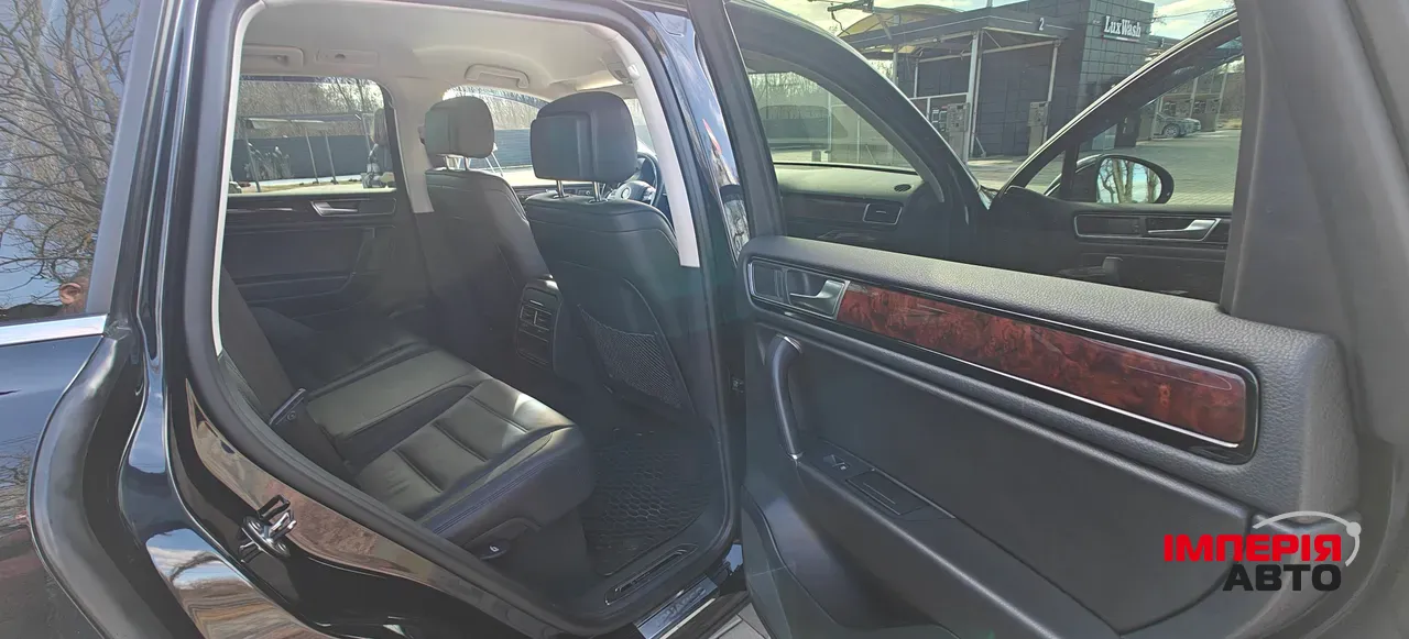 Volkswagen Touareg - фото 9