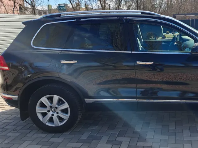 Volkswagen Touareg - фото 3