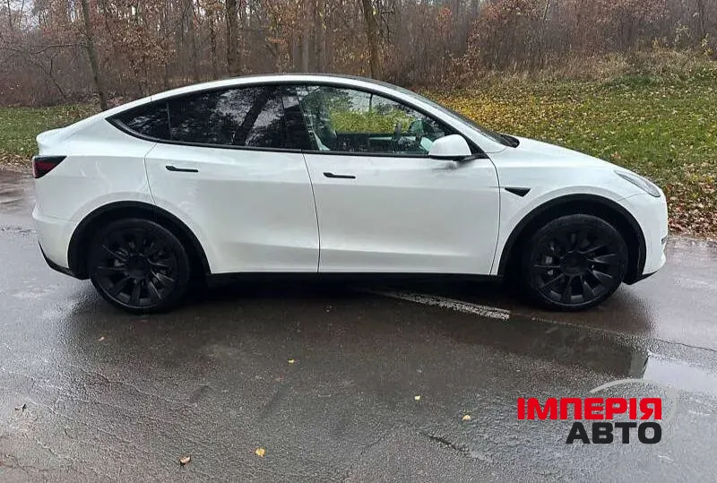Tesla Model Y - фото 6