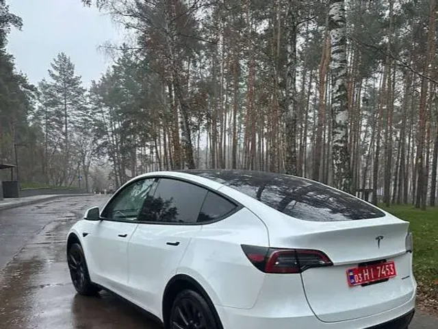 Tesla Model Y - фото 5