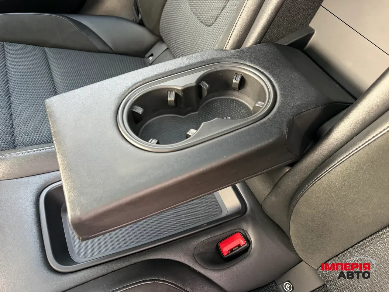 Porsche Taycan - фото 33