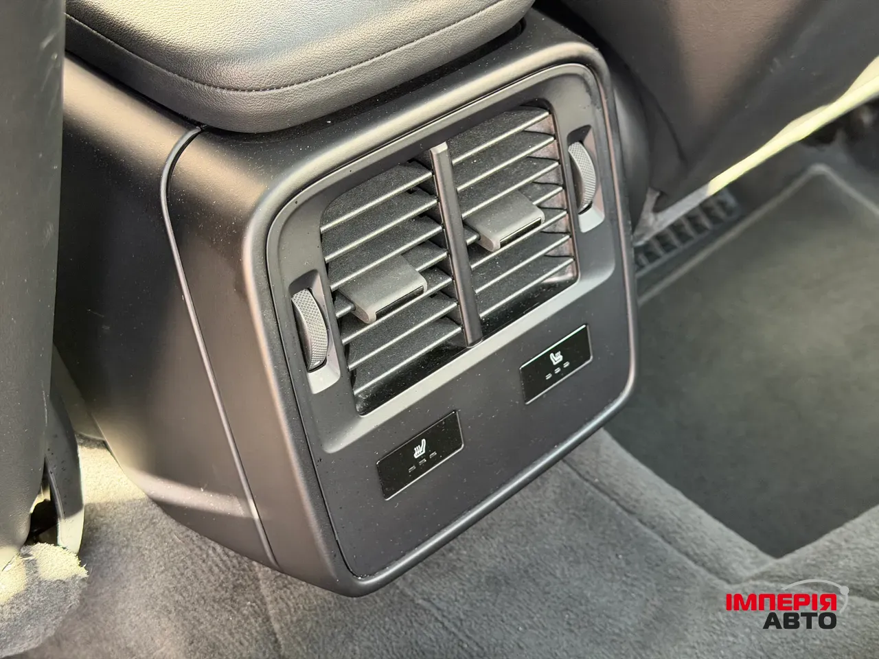 Porsche Taycan - фото 34