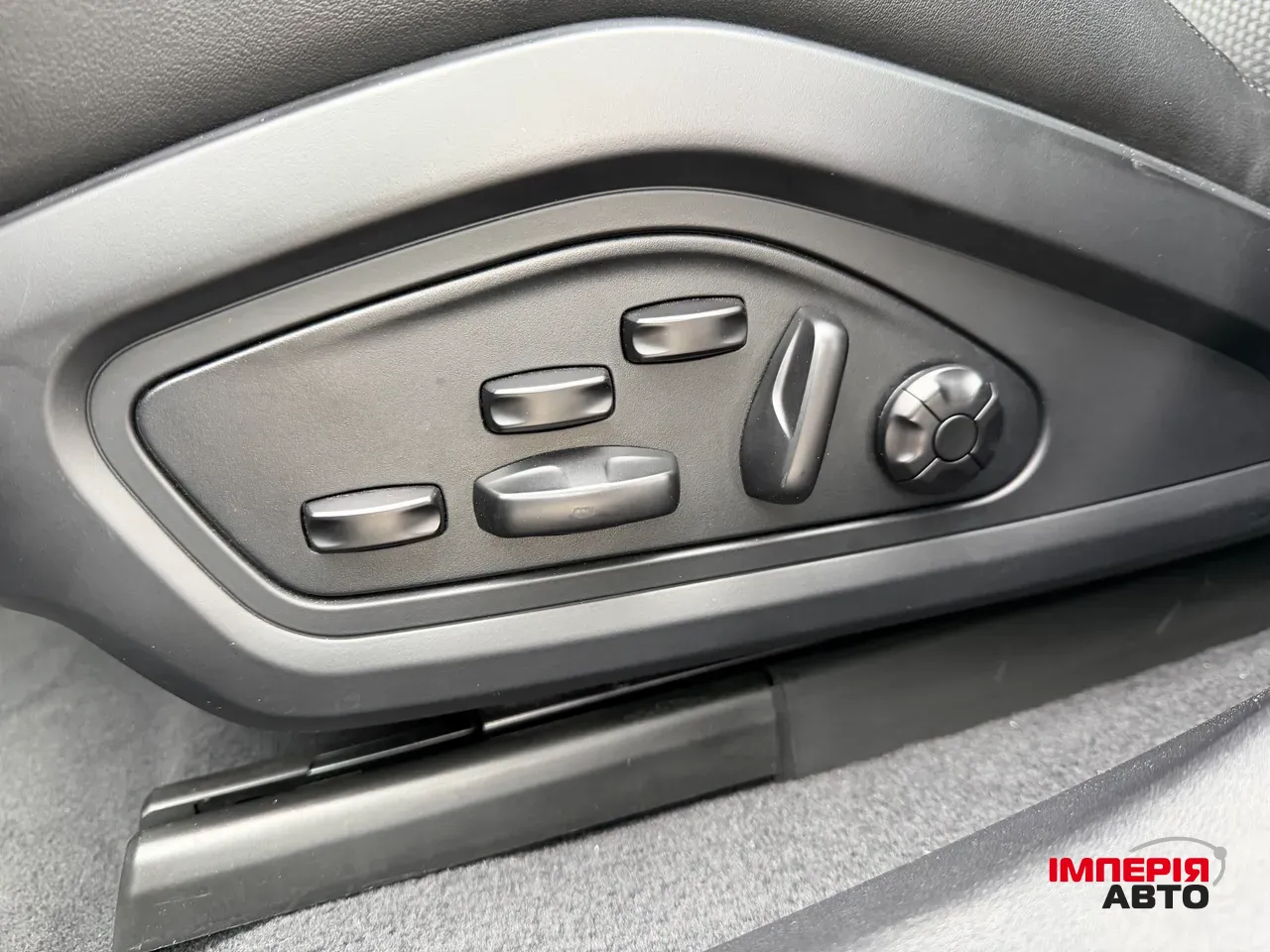 Porsche Taycan - фото 17