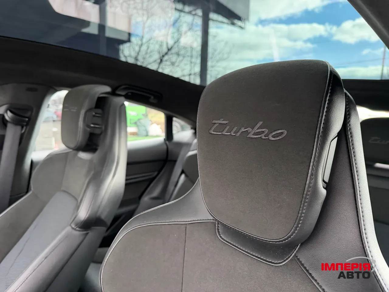 Porsche Taycan - фото 16