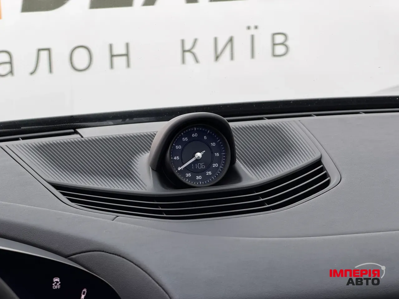 Porsche Taycan - фото 25