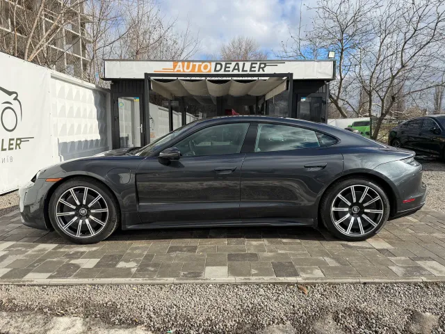 Porsche Taycan - фото 5