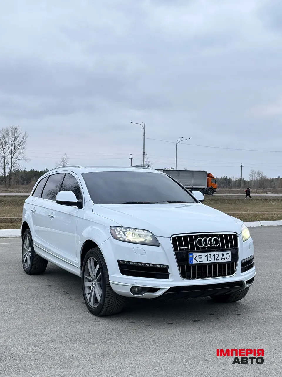 Audi Q7 - фото 18