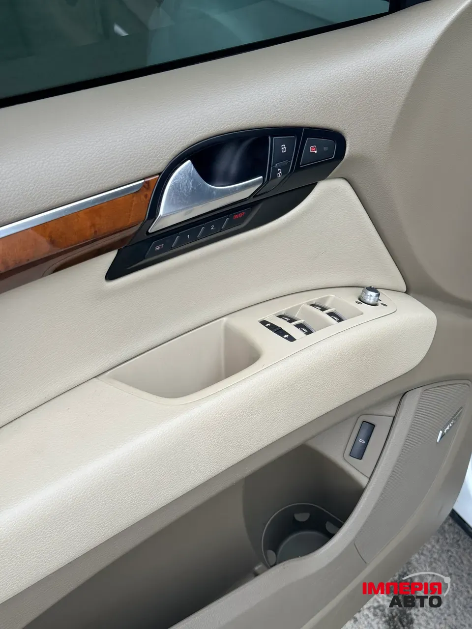 Audi Q7 - фото 21