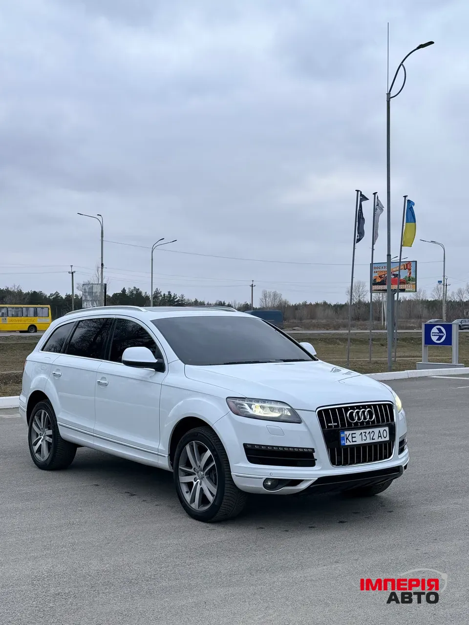 Audi Q7 - фото 16