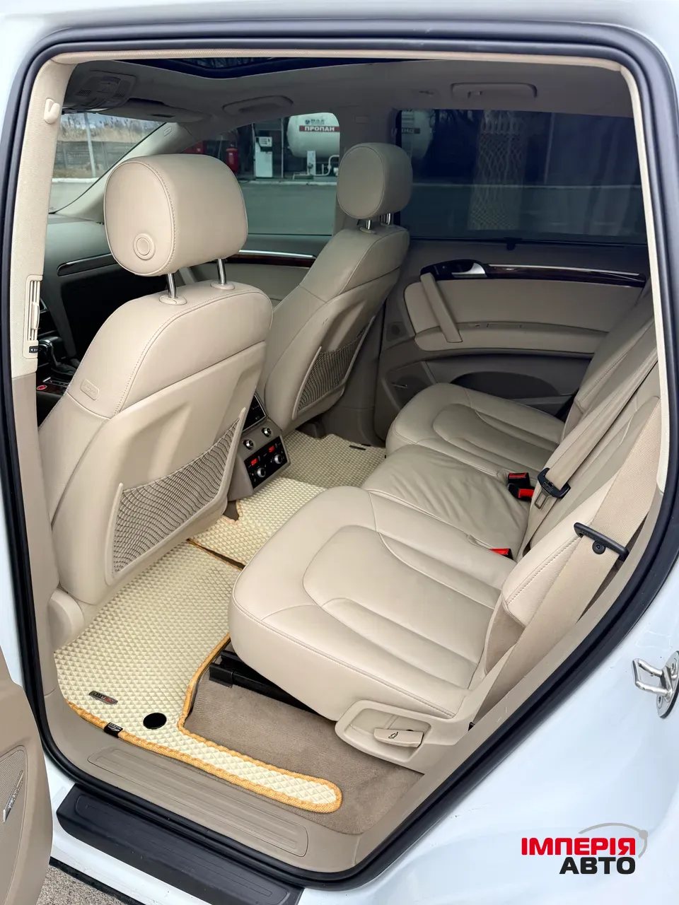 Audi Q7 - фото 27