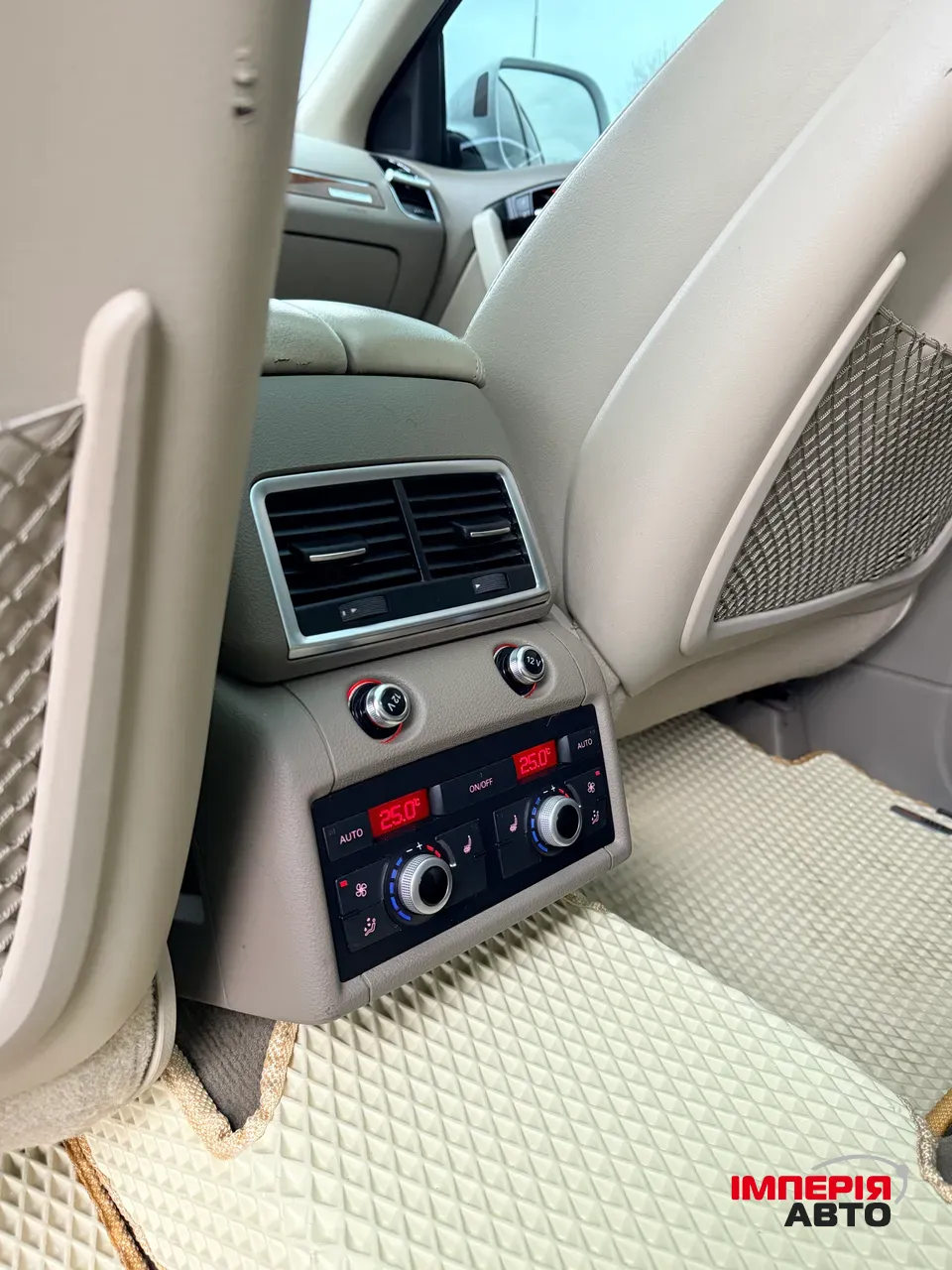 Audi Q7 - фото 31