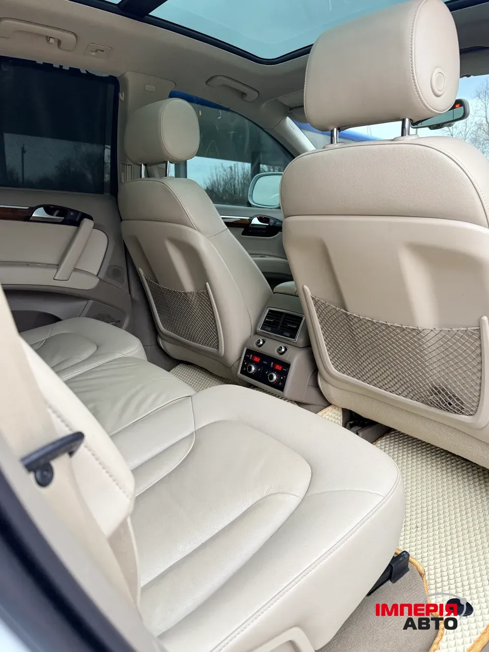 Audi Q7 - фото 32