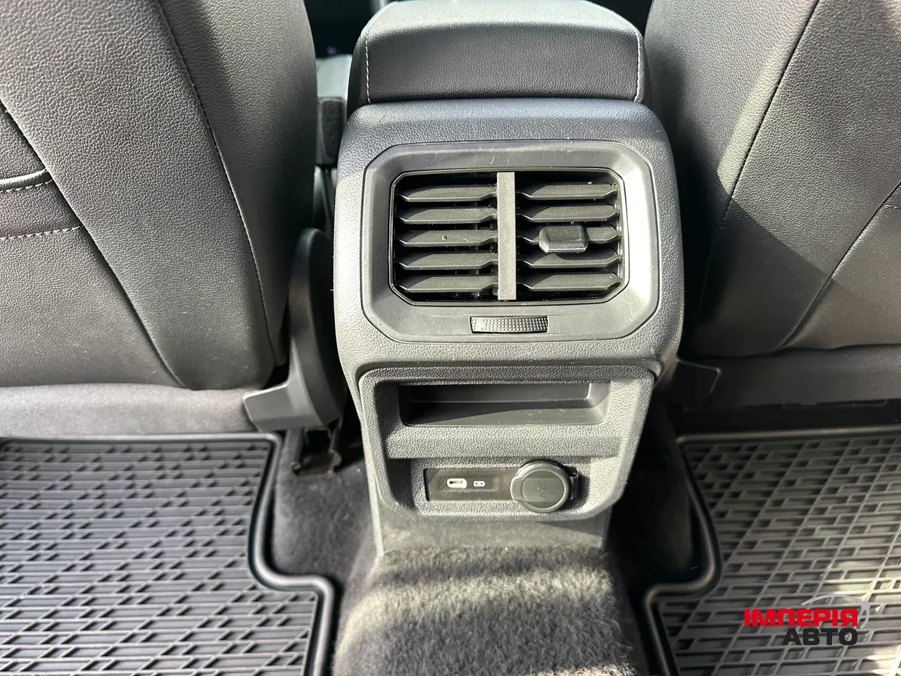 Volkswagen Tiguan R - фото 37