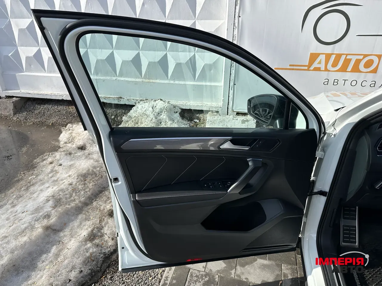 Volkswagen Tiguan R - фото 14