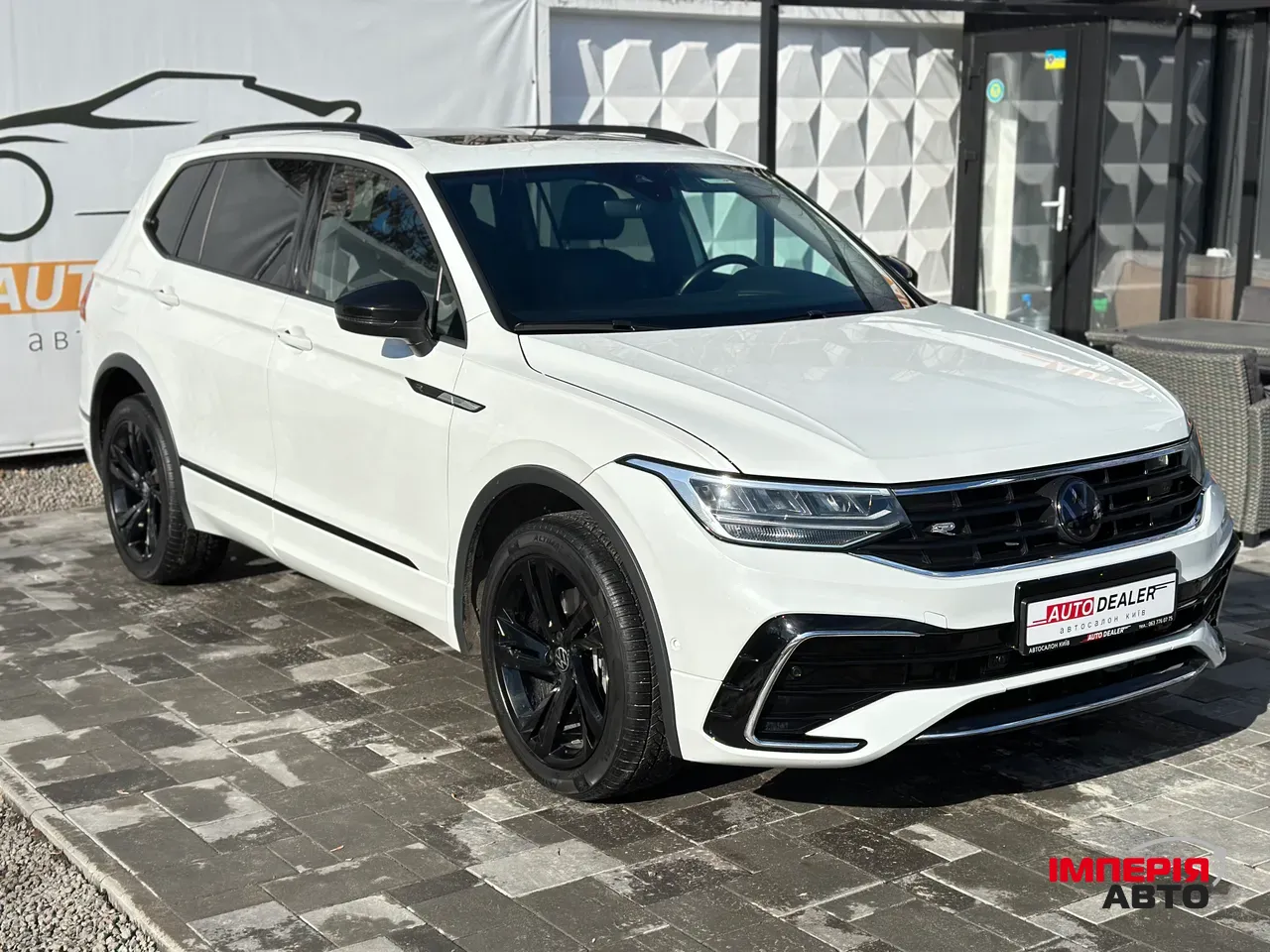 Volkswagen Tiguan R - фото 12