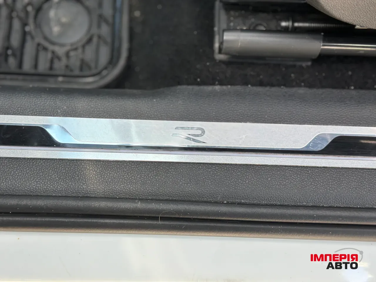 Volkswagen Tiguan R - фото 19