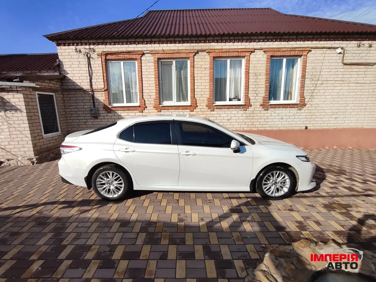 Toyota Camry - фото 3