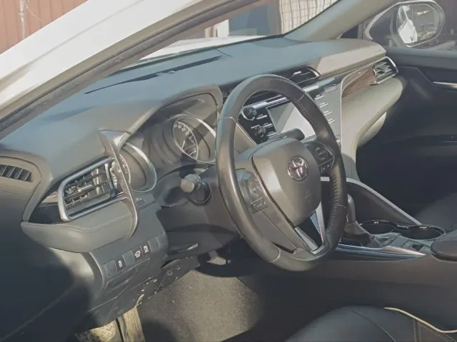 Toyota Camry - фото 5