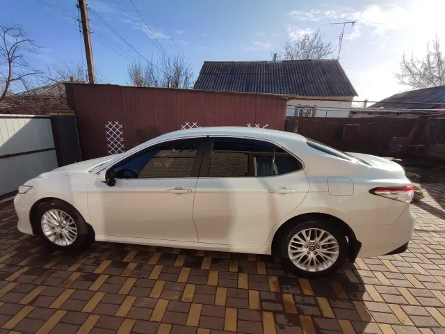 Toyota Camry - фото 4