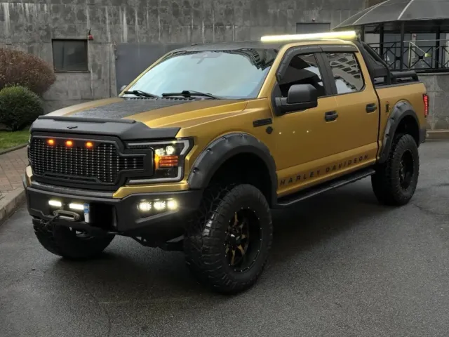Ford F-150 - фото 1