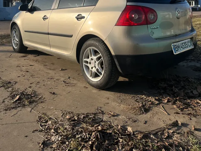 Volkswagen Golf - фото 4