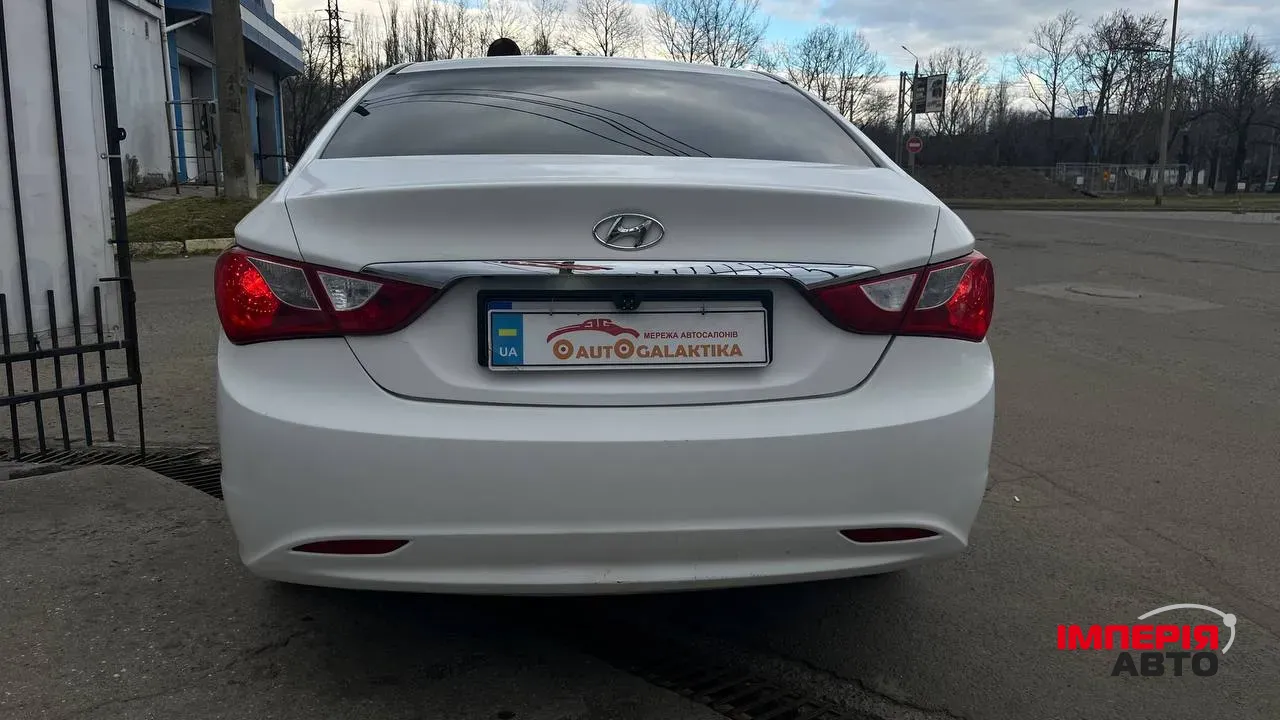 Hyundai Sonata - фото 3