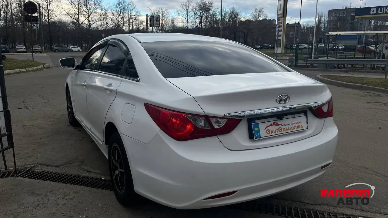 Hyundai Sonata - фото 4