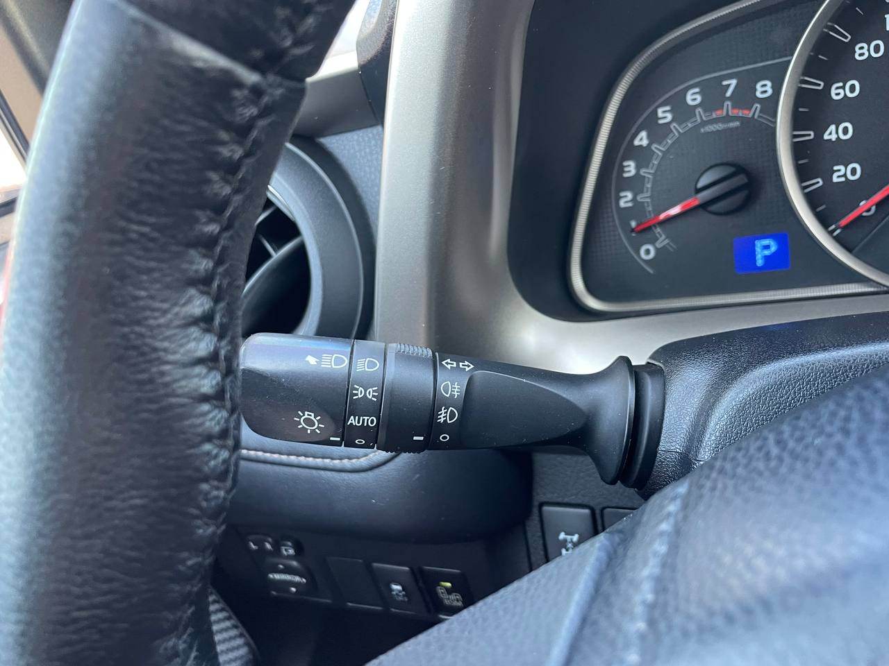 Toyota RAV4 - фото 2