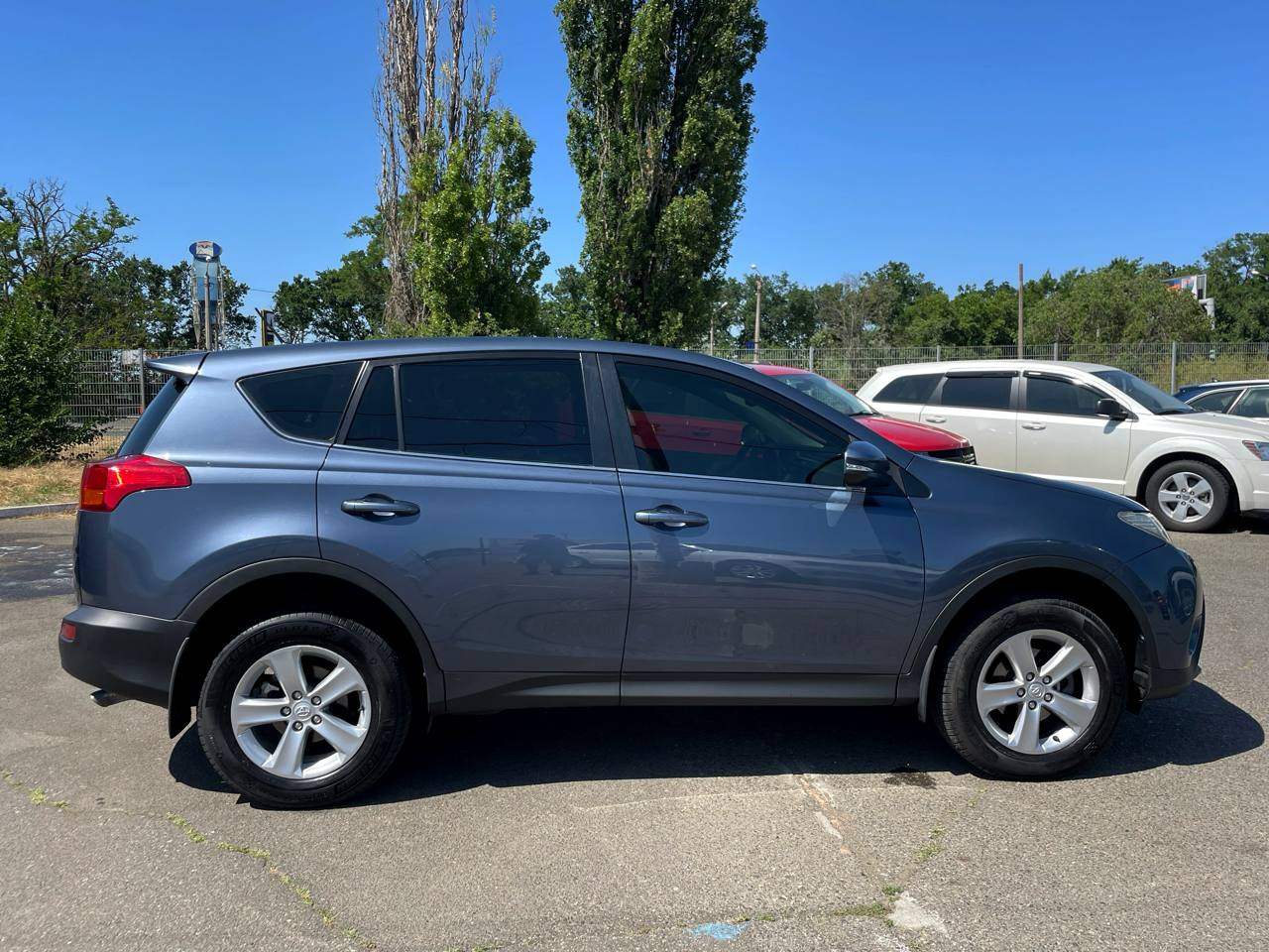 Toyota RAV4 - фото 9