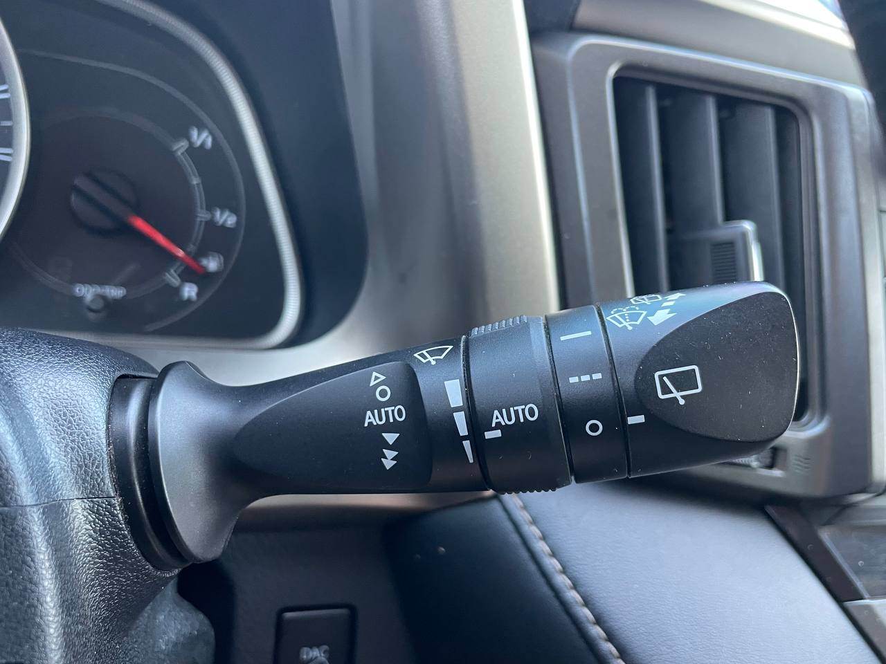 Toyota RAV4 - фото 17