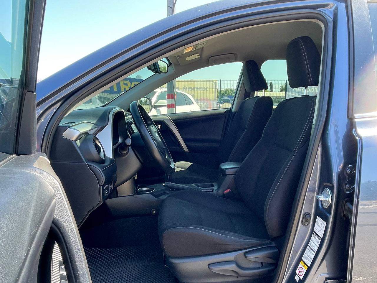 Toyota RAV4 - фото 11